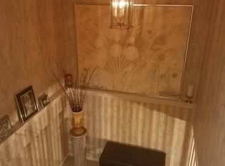 204 Doris Dr, Pittsburgh, PA 15236