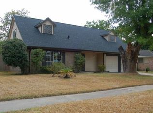 1043 Twin Falls Rd, Houston, TX 77088