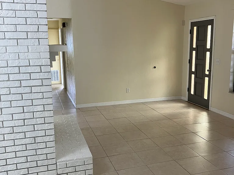 119 Orange Ave — Photo 4