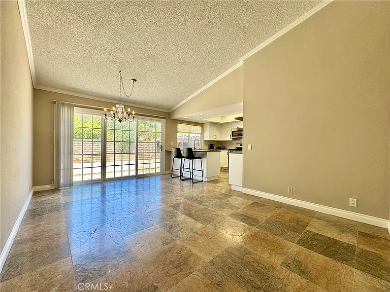 1421 Meadow Glen Rd — Photo 9