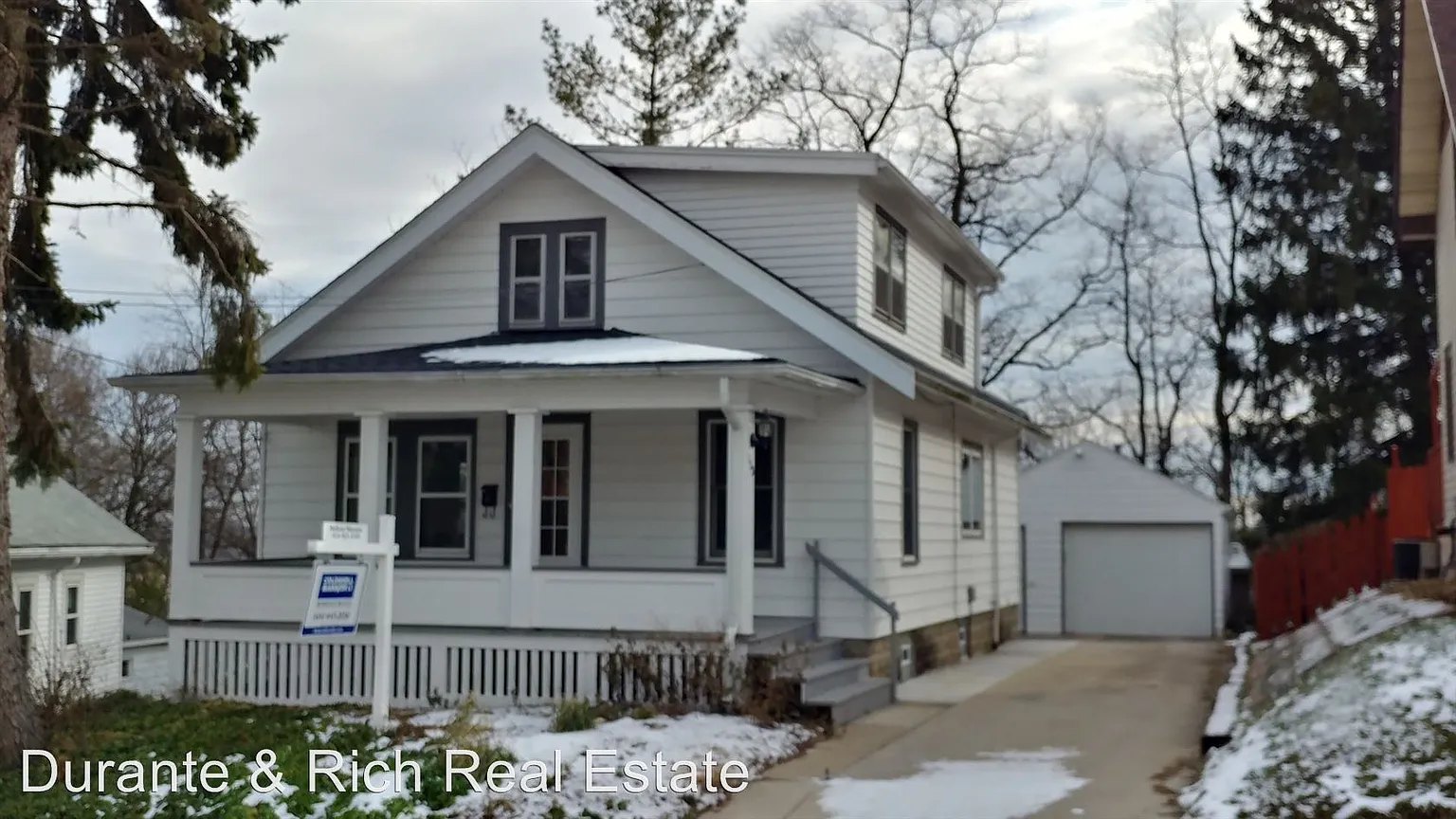 133 4th St photo 1