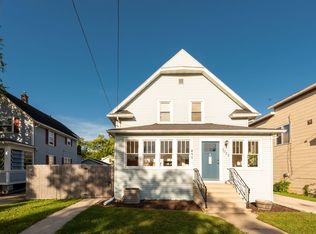 1033 N Sawyer St, Oshkosh, WI 54902