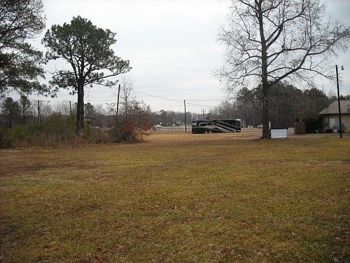 3rd image of 22303 Brewers Neck Blvd