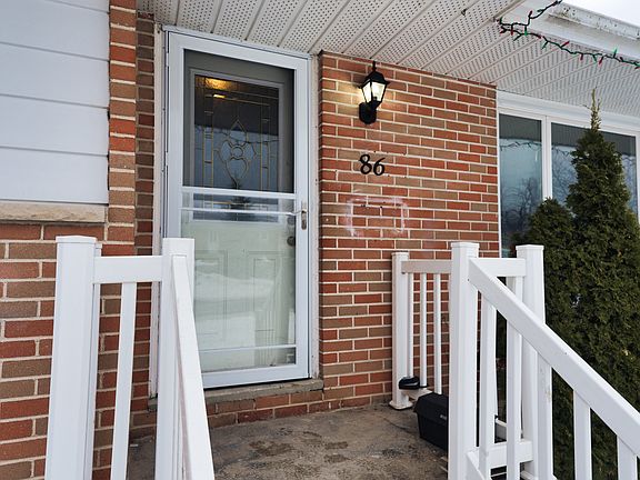 3rd image of 86 Morenz Cres #2