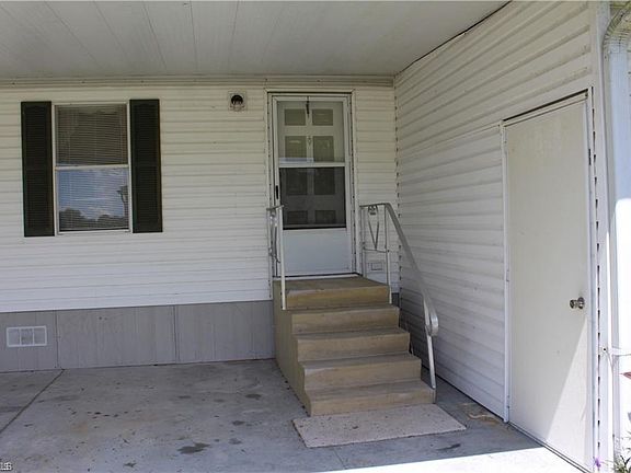 4th image of 1083 W Miller Dr