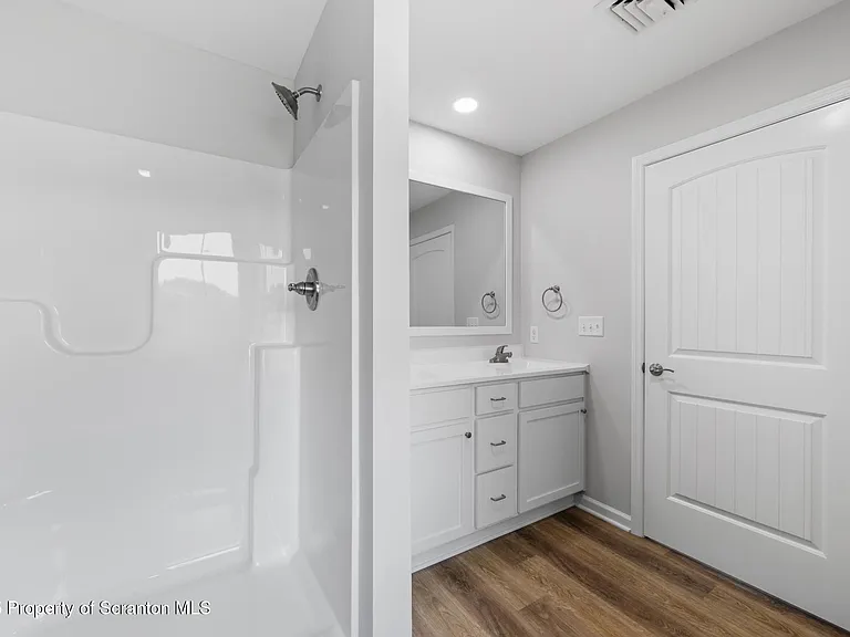 25-36 Zackery Way — Photo 11