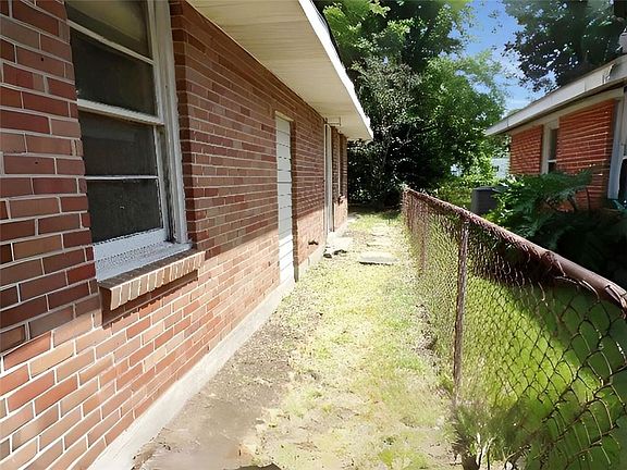 4th image of 2101 Corinne Dr