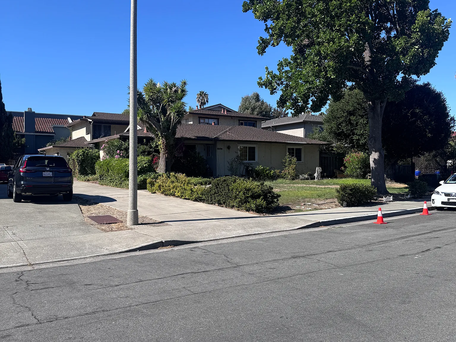2 bed, 900 sqft, $2,850 — Photo 1