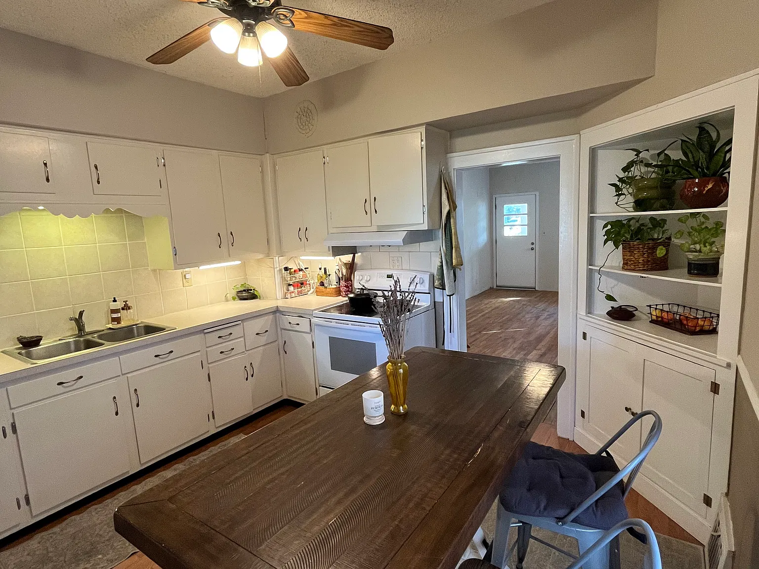 2 bed, $1,250 — Photo 2