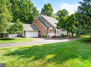 12 Abey Dr, Pennington, NJ