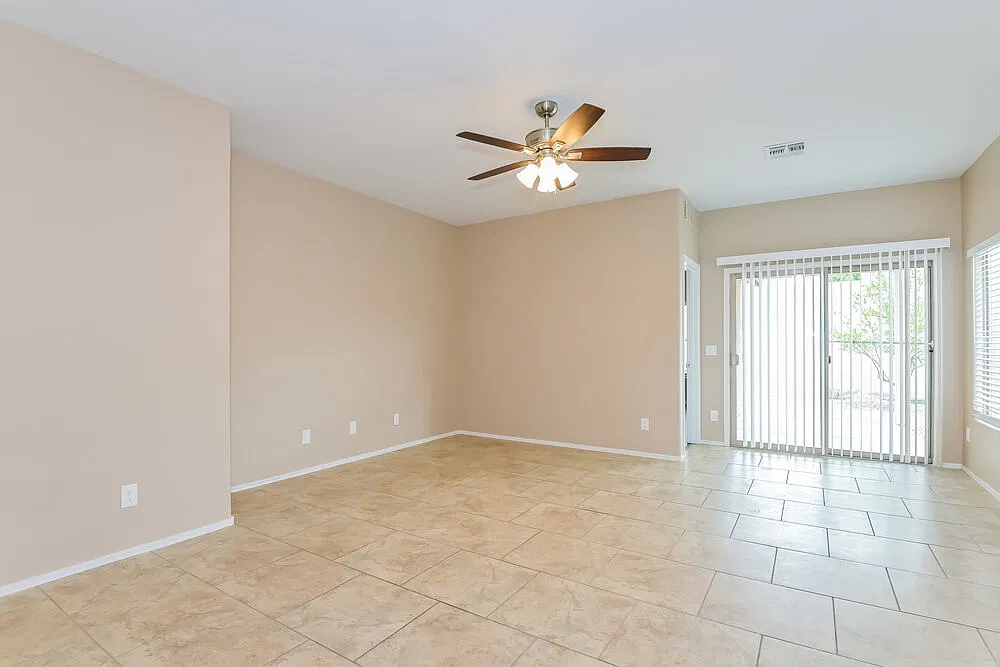 3 bed, 2.0 bath, 1409 sqft, $1,970 — Photo 3