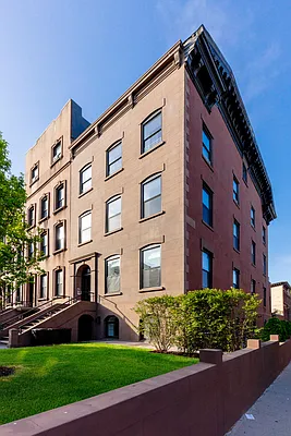 Sold by Douglas Elliman | media 18