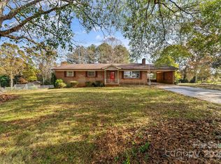 3320 28th St NE, Hickory, NC 28601