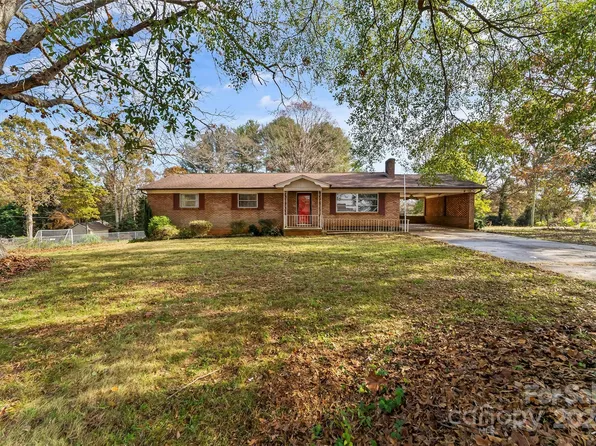 3320 28th St NE, Hickory, NC 28601