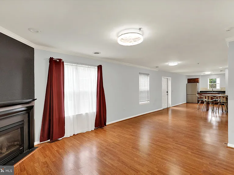 182 Christine Dr — Photo 12