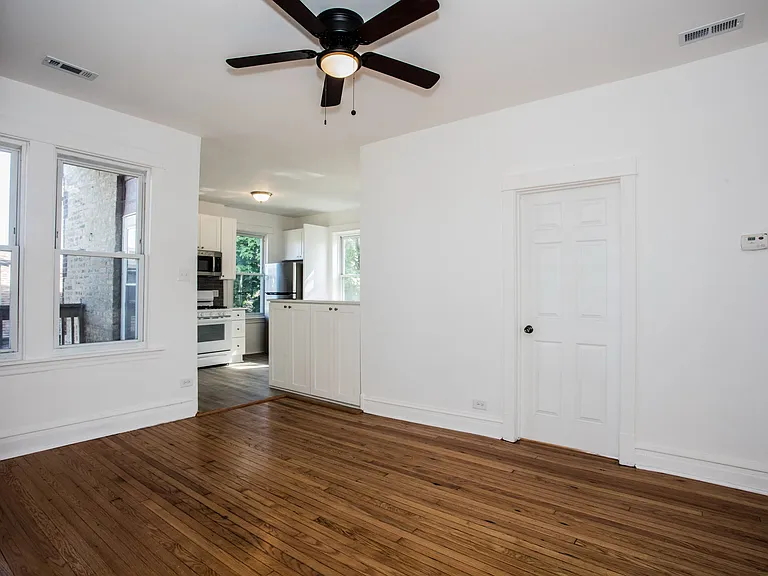 4632 W Barry Ave #2 — Photo 2