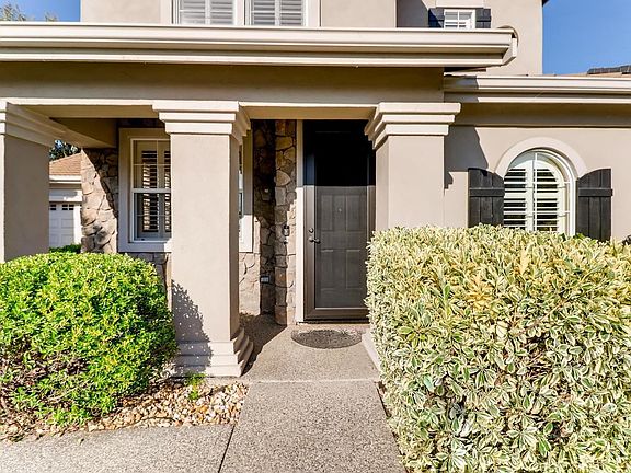 2nd image of 2606 Serenata Way