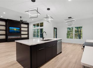 831 Spring Creek Dr, Sunrise Beach, MO 65079