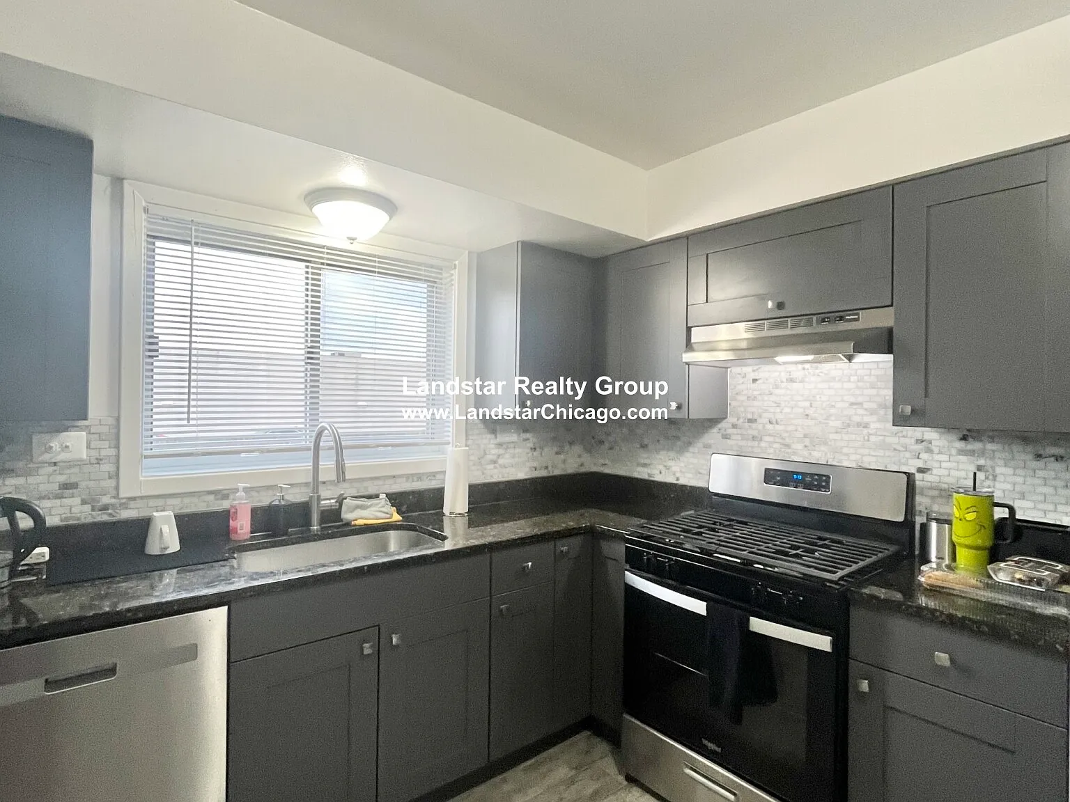 2 bed, 1.0 bath, $2,000 — Photo 2