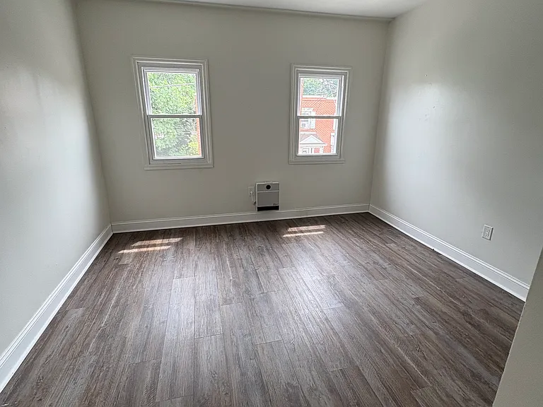338 Hamilton St — Photo 6