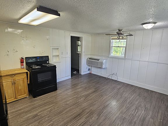 3rd image of 405 N 16th St