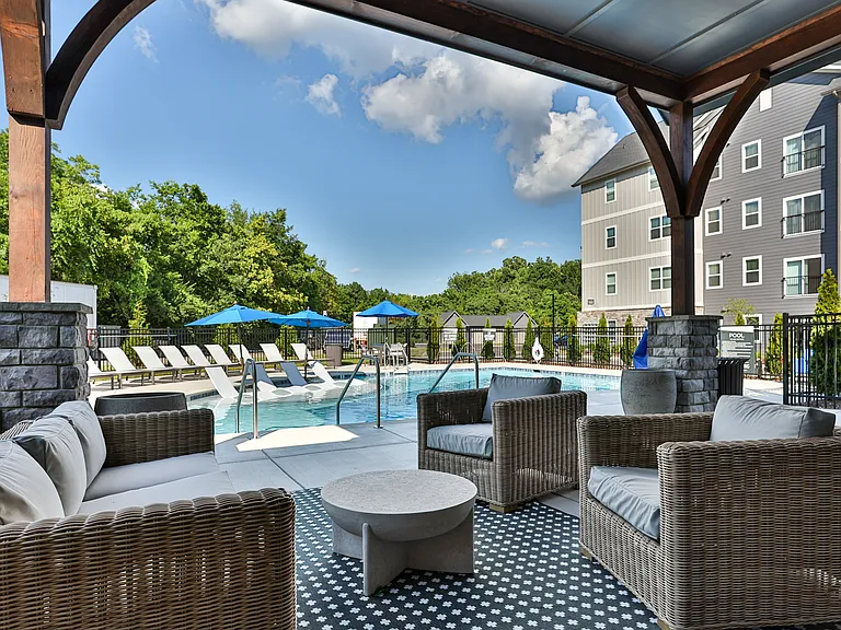 Emerald Knoxville Apartments — Photo 10