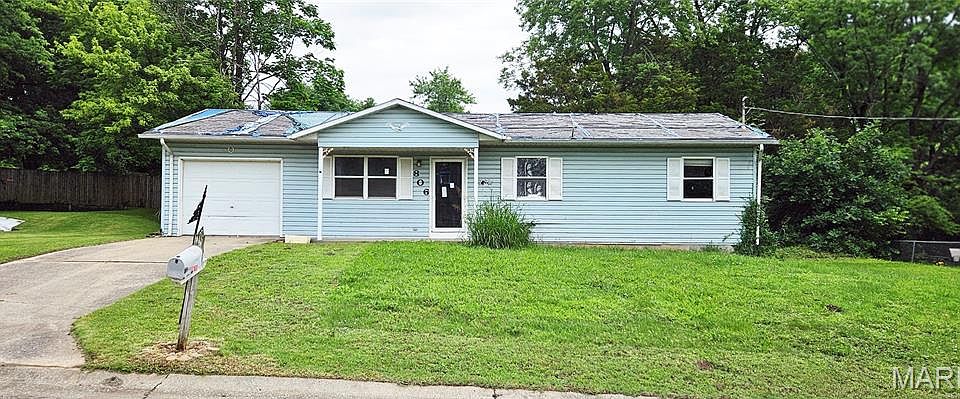 1st image of 806 Andrew St