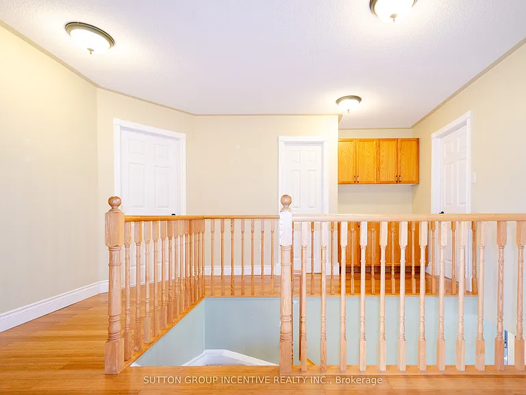 38 Harwood Dr #UPPER — Photo 15