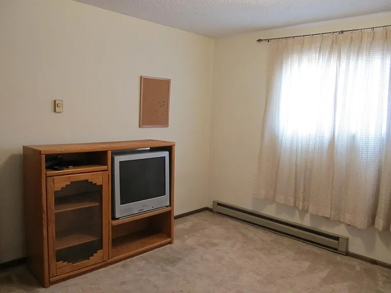 3 Birdsill Pl — Photo 3