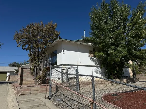 610 Columbus St, Bakersfield, CA 93305