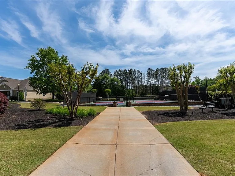 165 Mansfield Dr — Photo 31