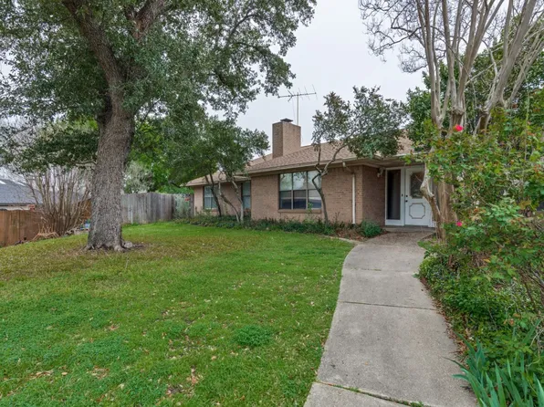 2713 Clearmeadow Ct, Bedford, TX 76021