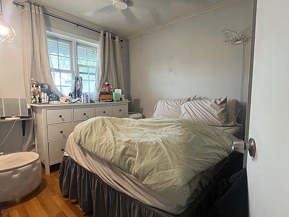 4th image of 3014 35th Ave #2