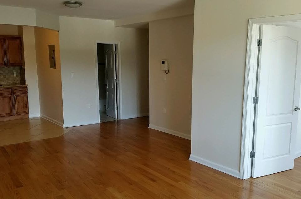 1st image of 14127 84th Dr APT 4B