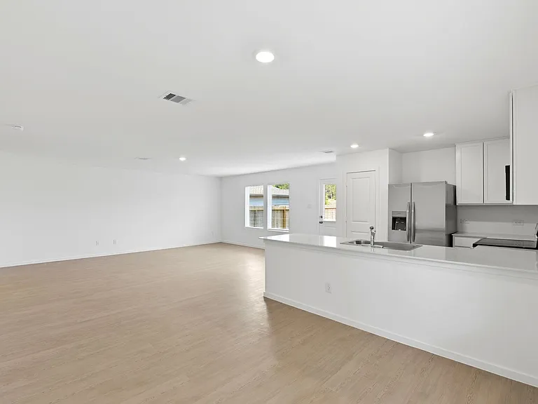 629 Craven St — Photo 10