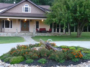 127 Lake Dr, Greer, SC 29651