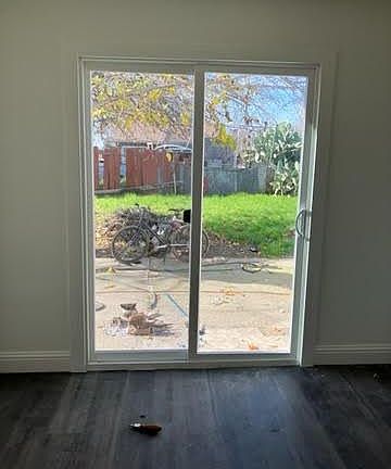 3rd image of 2472 Robindale Ave