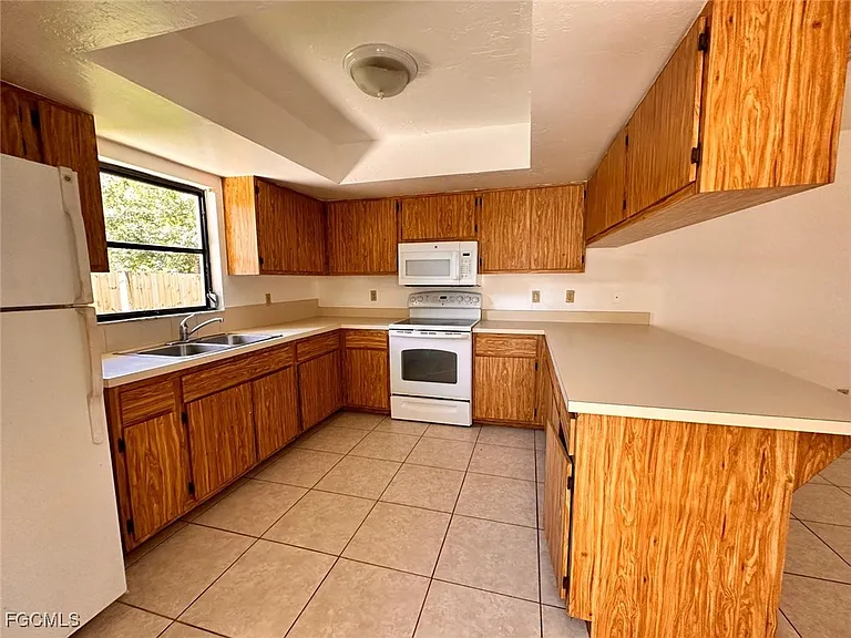 16363 Teresa Ln — Photo 6