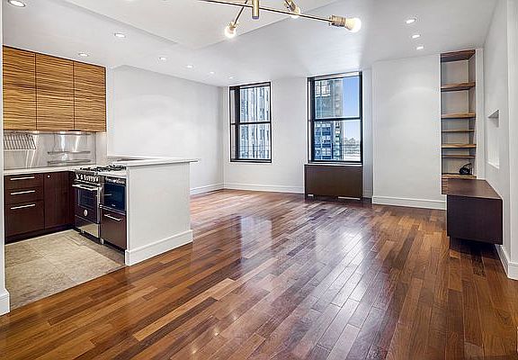 5th image of 82 Beaver St APT 901