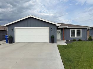 2219 Cumberland Dr, Hays, KS 67601