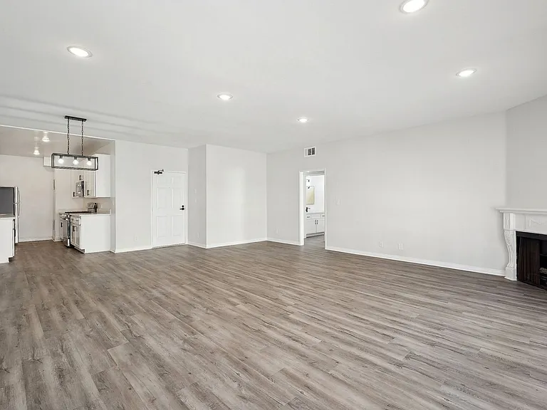 1620 South Bentley Ave — Photo 38