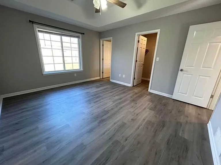 707 Stillwater Dr — Photo 9