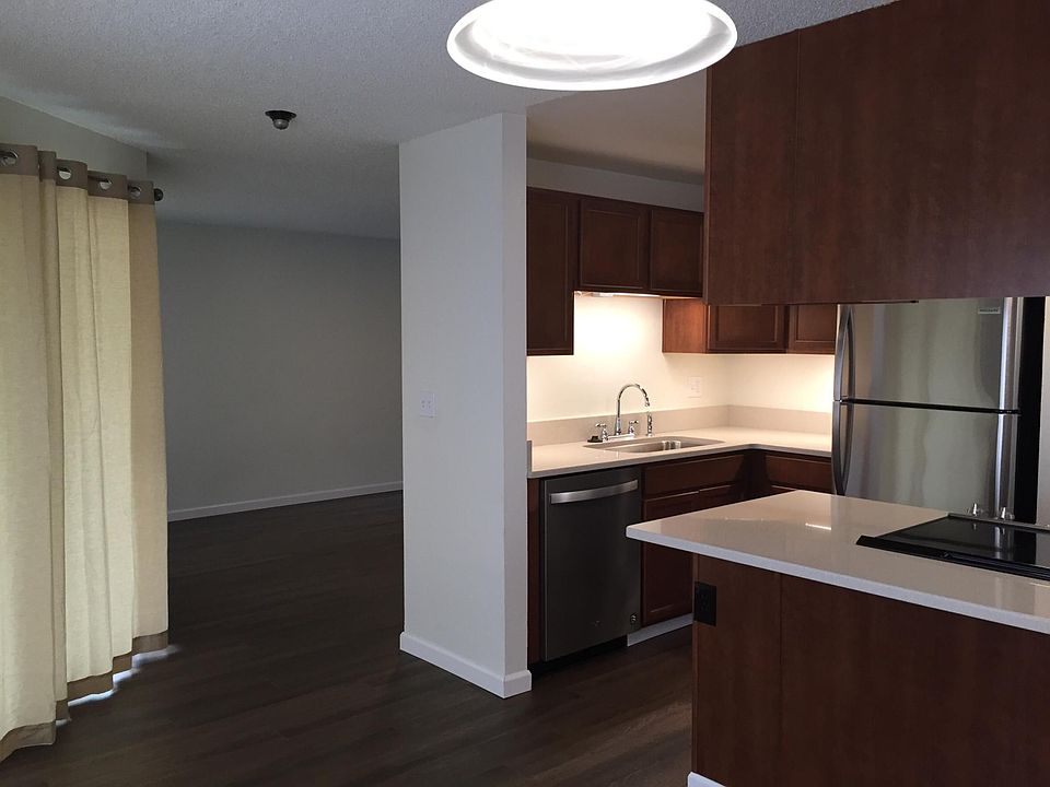 1st image of 2100 Evergreen Park Dr SW