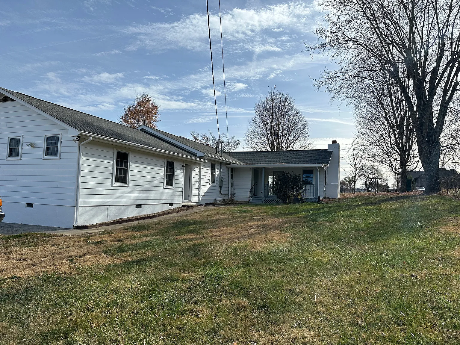 4 bed, 2.5 bath, 2300 sqft, $2,350 — Photo 4