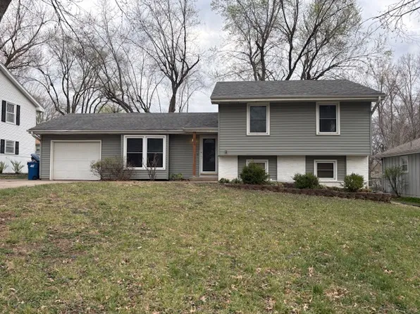 809 Houston Ln, Liberty, MO 64068