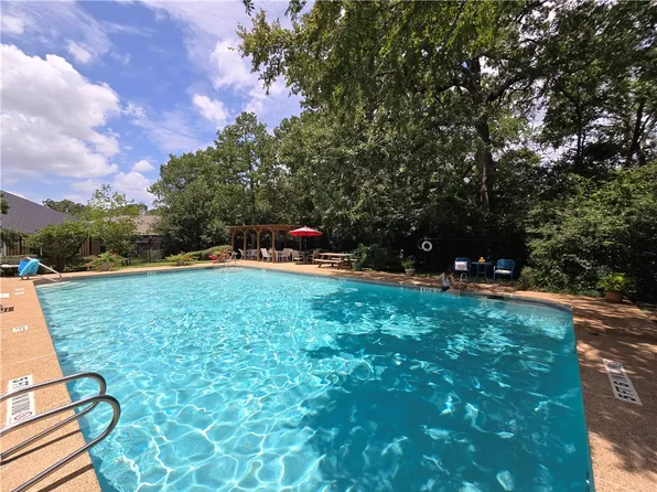 9305 Stonebridge (pvt) Dr, College Station, TX 77845