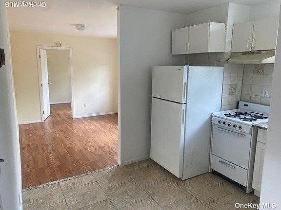 2nd image of 302 Maple Ave #2