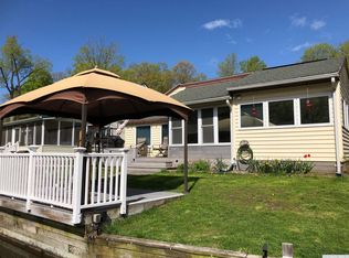 31 Lake Rd, Niverville, NY 12130