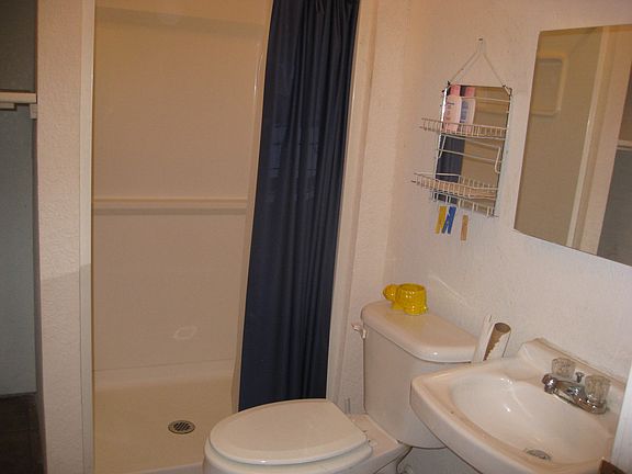 4th image of 610 Alvarado St