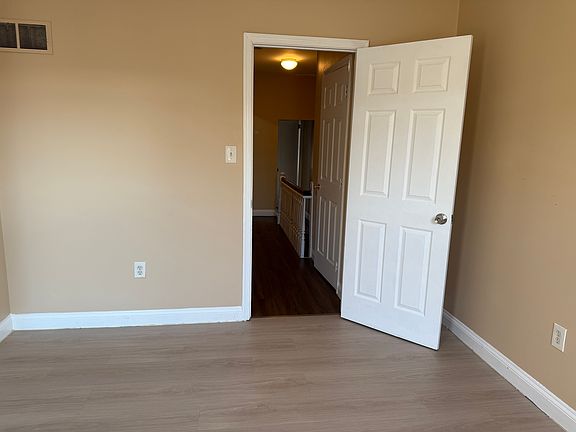 2nd image of 1007 W 7th St